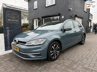 VOLKSWAGEN GOLF 1.5 TSI Highline Business R / Panoramadak