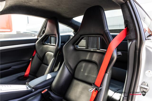 Porsche 911 911/991 3.0 Carrera 4 GTS 48.000 km Schaalstoelen, Achterasbesturing