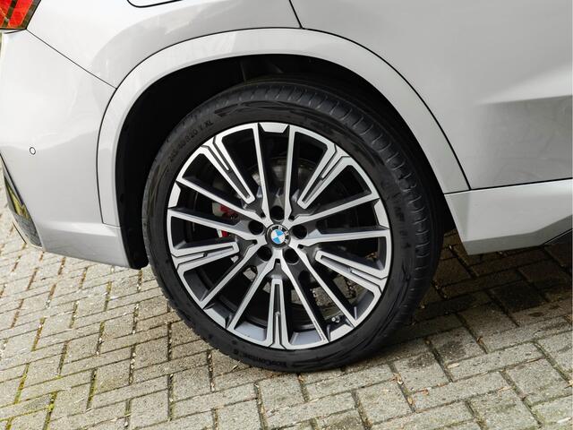 BMW X1 sDrive18i - M-Sport Pro - Pano - Trekhaak - Memoryzetels - Head-up - ACC