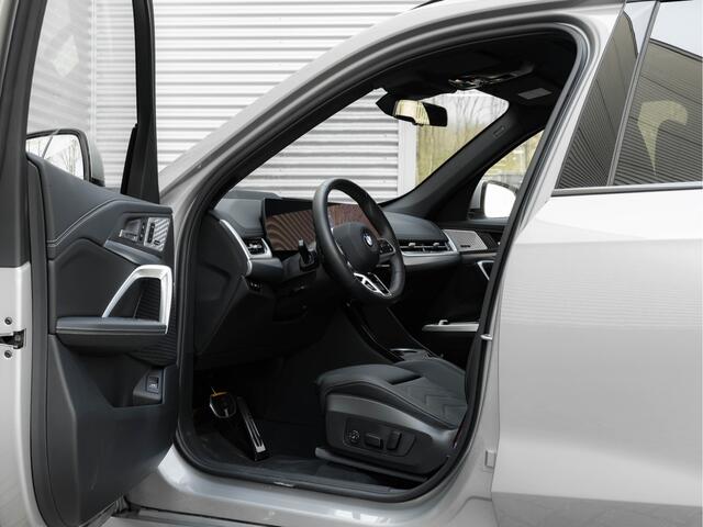 BMW X1 sDrive18i - M-Sport Pro - Pano - Trekhaak - Memoryzetels - Head-up - ACC