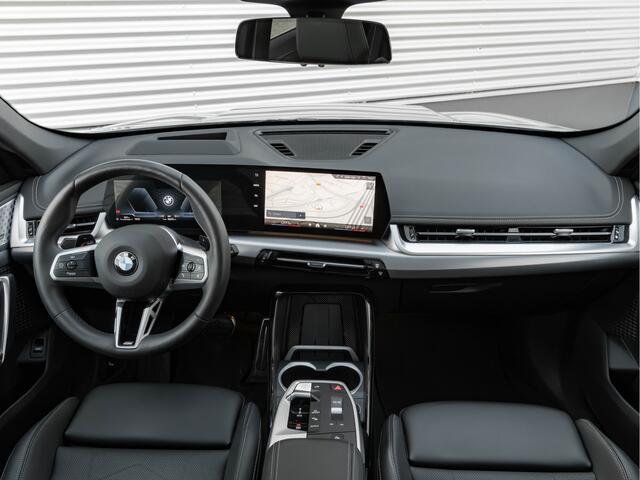 BMW X1 sDrive18i - M-Sport Pro - Pano - Trekhaak - Memoryzetels - Head-up - ACC