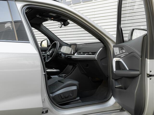 BMW X1 sDrive18i - M-Sport Pro - Pano - Trekhaak - Memoryzetels - Head-up - ACC