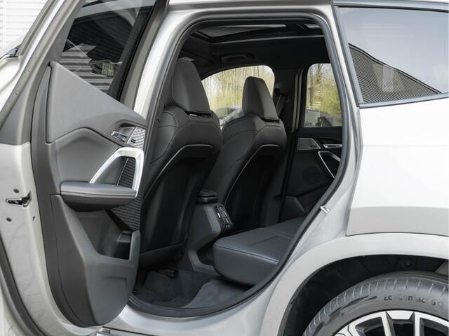 BMW X1 sDrive18i - M-Sport Pro - Pano - Trekhaak - Memoryzetels - Head-up - ACC
