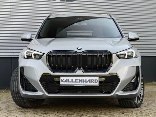 BMW X1 sDrive18i - M-Sport Pro - Pano - Trekhaak - Memoryzetels - Head-up - ACC