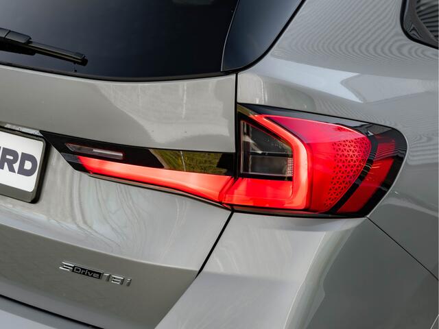 BMW X1 sDrive18i - M-Sport Pro - Pano - Trekhaak - Memoryzetels - Head-up - ACC