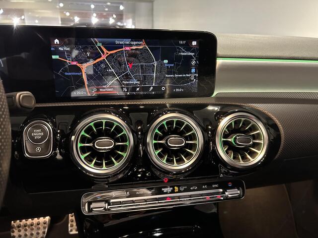 Mercedes-Benz A-Klasse 200 AMG Line | Panoramadak | Navigatie | Stoelverwarming |