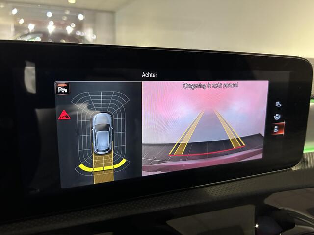 Mercedes-Benz A-Klasse 200 AMG Line | Panoramadak | Navigatie | Stoelverwarming |