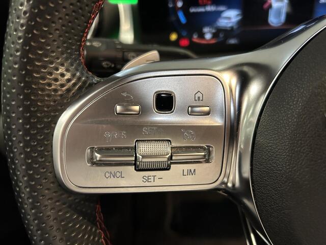 Mercedes-Benz A-Klasse 200 AMG Line | Panoramadak | Navigatie | Stoelverwarming |