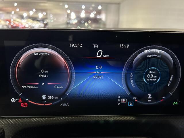 Mercedes-Benz A-Klasse 200 AMG Line | Panoramadak | Navigatie | Stoelverwarming |