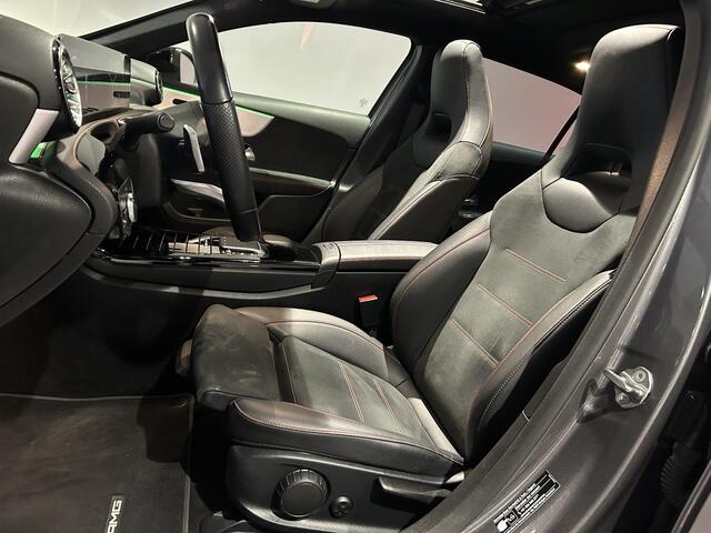 Mercedes-Benz A-Klasse 200 AMG Line | Panoramadak | Navigatie | Stoelverwarming |