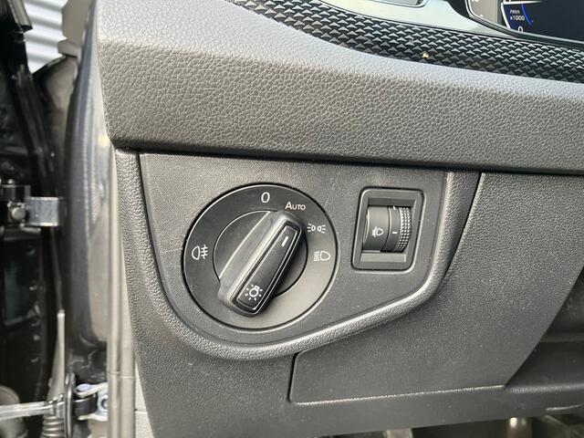Volkswagen Polo 1.0 TSI Life LM VELGEN/ CARPLAY/ STOELVERWARMING
