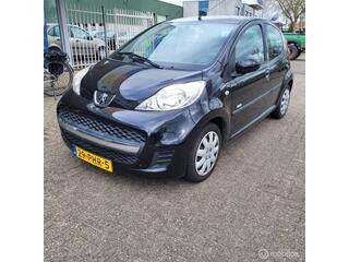 PEUGEOT 107 1.0-12V Millesim 200