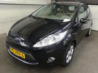 FORD FIESTA 1.4 Ghia - Automaat - Trekhaak - Stoelverwarming