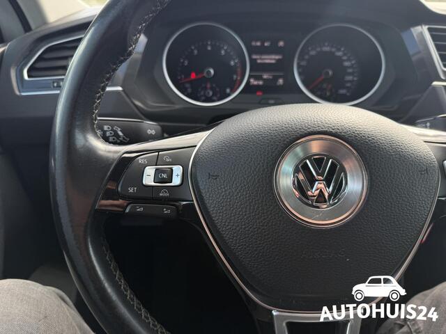 Volkswagen Tiguan 1.4 TSI Connected Series 2017 TREKHAAK CLIMA PDC STOELVERWARMING