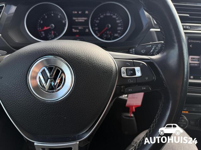 Volkswagen Tiguan 1.4 TSI Connected Series 2017 TREKHAAK CLIMA PDC STOELVERWARMING