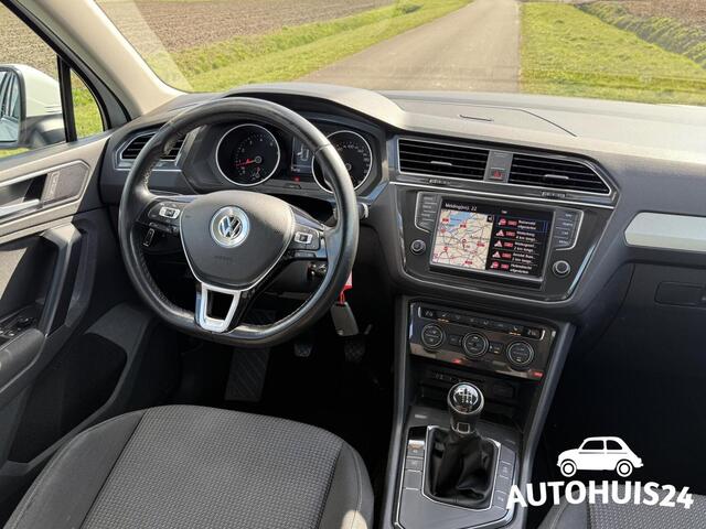 Volkswagen Tiguan 1.4 TSI Connected Series 2017 TREKHAAK CLIMA PDC STOELVERWARMING