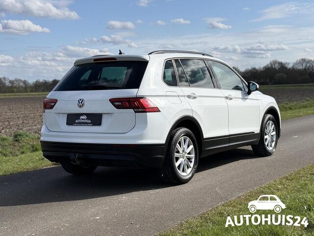 Volkswagen Tiguan 1.4 TSI Connected Series 2017 TREKHAAK CLIMA PDC STOELVERWARMING