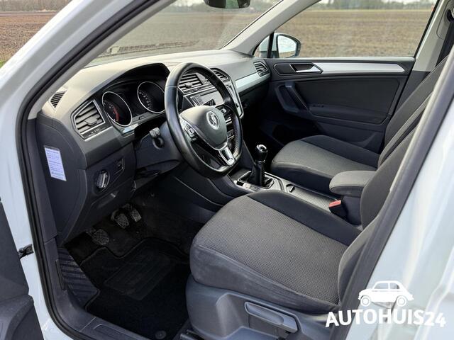 Volkswagen Tiguan 1.4 TSI Connected Series 2017 TREKHAAK CLIMA PDC STOELVERWARMING