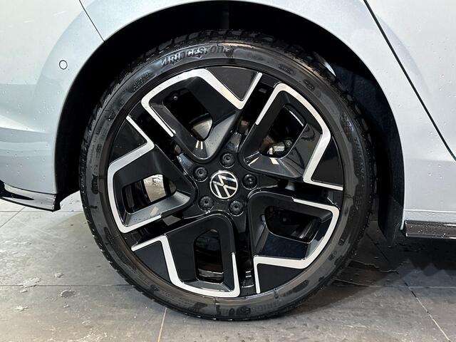 Volkswagen Golf 1.5 150pk eTSI R-Line Edition Dodehoeksensoren | Achteruitrijcamera | Stoelverwarming