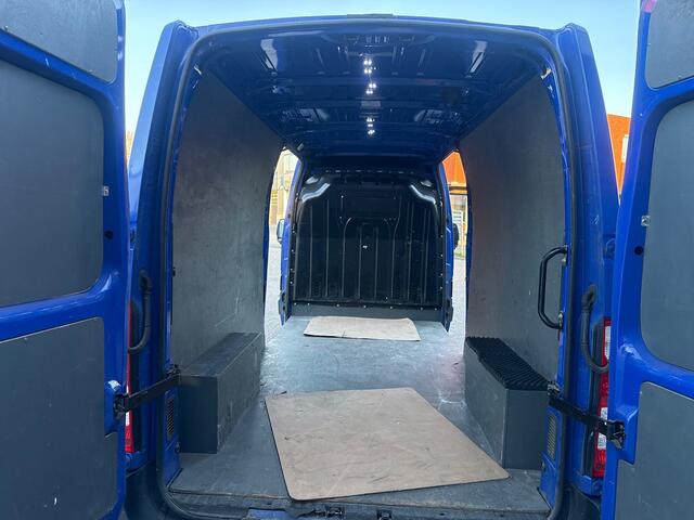 Renault Master T35 2.3 dCi 135 L3H2
