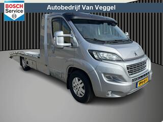 PEUGEOT BOXER 435 2.2 BlueHDi tijhof oprijwagen luchtvering, cruise, clima, trekhaak