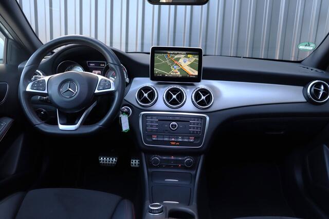 Mercedes-Benz GLA-Klasse 180 Prestige AMG | Pano | Stoelverwarming | Cruise | Clima | Navi | Alcantara | Leder | Lm Velgen | Xenon