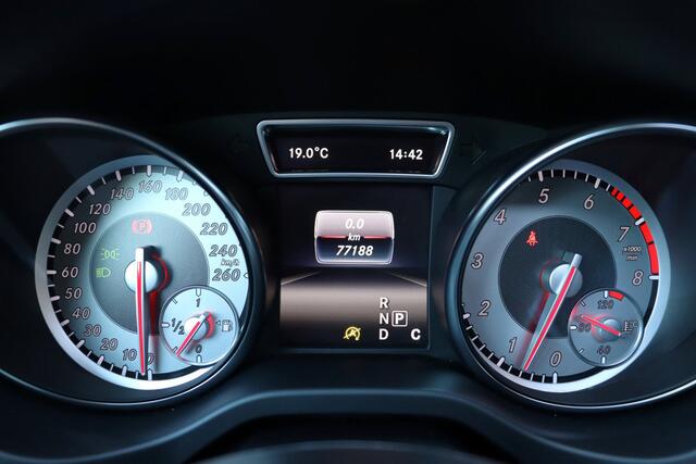 Mercedes-Benz GLA-Klasse 180 Prestige AMG | Pano | Stoelverwarming | Cruise | Clima | Navi | Alcantara | Leder | Lm Velgen | Xenon