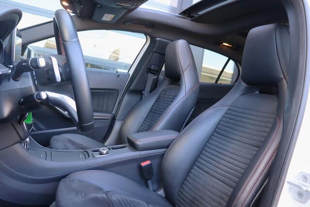 Mercedes-Benz GLA-Klasse 180 Prestige AMG | Pano | Stoelverwarming | Cruise | Clima | Navi | Alcantara | Leder | Lm Velgen | Xenon