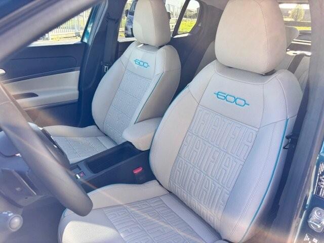 Fiat 600 La Prima Hybrid/GPS/Winterpack/Camera/Carplay