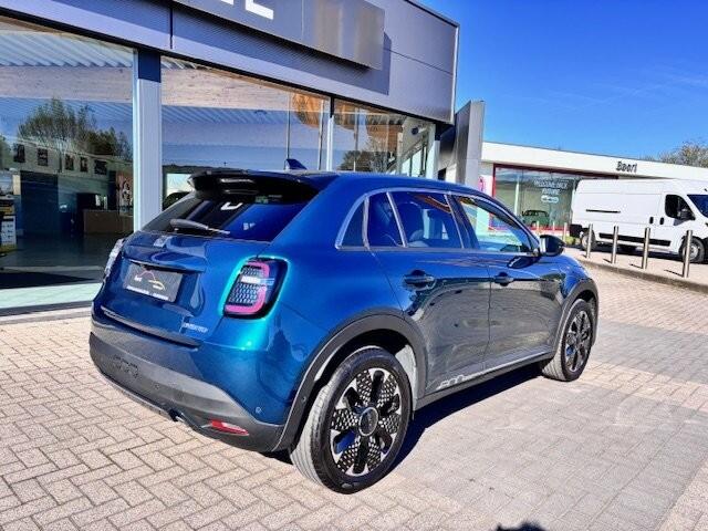 Fiat 600 La Prima Hybrid/GPS/Winterpack/Camera/Carplay
