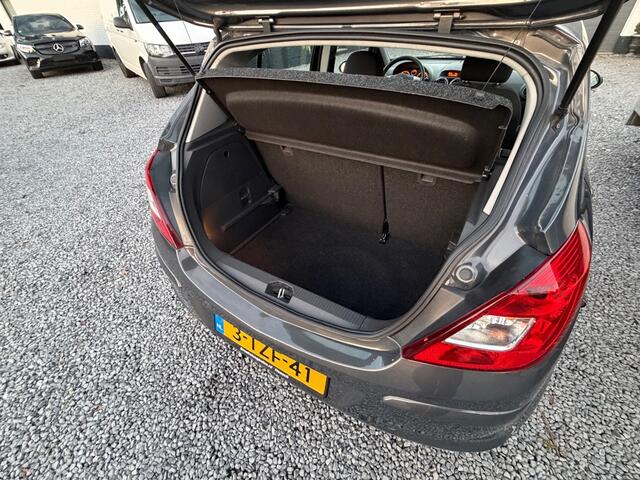 Opel Corsa 1.2-16V Berlin Navi/Boekjescompleet