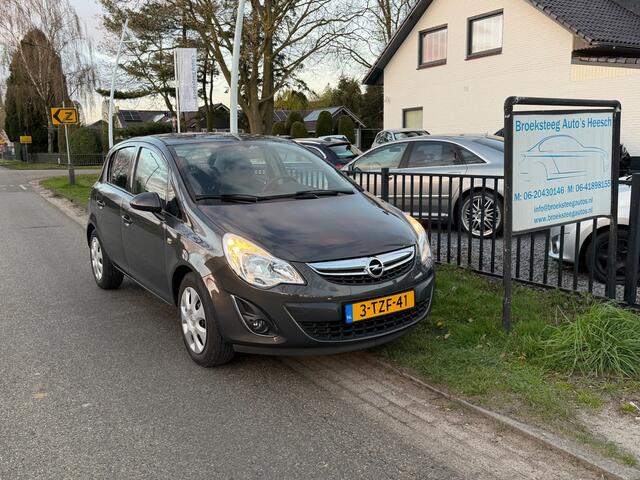 Opel Corsa 1.2-16V Berlin Navi/Boekjescompleet