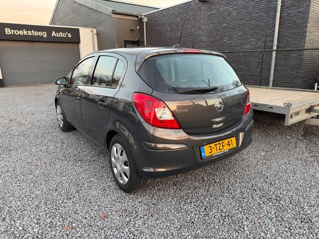Opel Corsa 1.2-16V Berlin Navi/Boekjescompleet