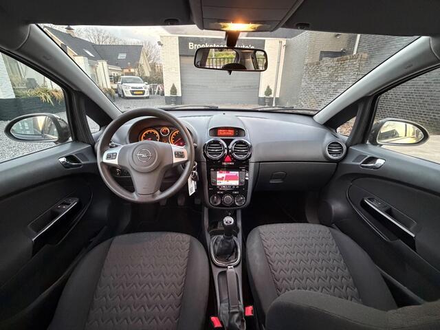 Opel Corsa 1.2-16V Berlin Navi/Boekjescompleet