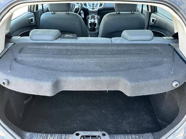 Ford Fiesta 1.25 Ghia | Nette Staat | NL AUTO | e APK | D-Riem is Vervangen | Airco | 5 Deurs | 2 Sleutels |