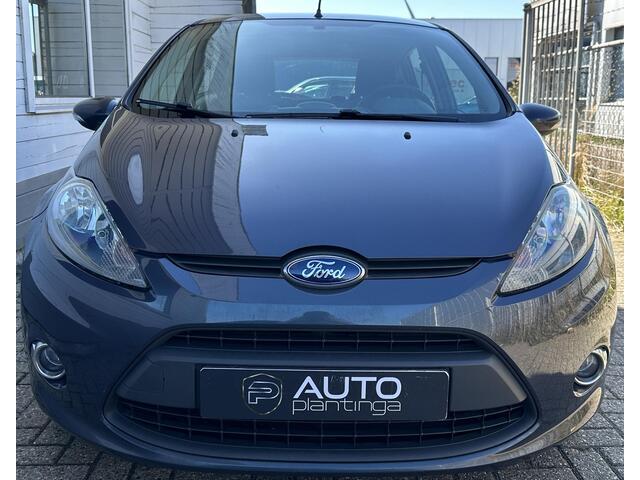 Ford Fiesta 1.25 Ghia | Nette Staat | NL AUTO | e APK | D-Riem is Vervangen | Airco | 5 Deurs | 2 Sleutels |