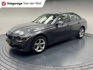 BMW 3-SERIE 316i Trekhaak-Clima-Cr.contr-Stoelverwarming-Parkeersensoren-Lm17''velgen