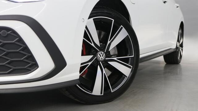 Volkswagen Golf GTE 1.4 TSI eHybrid 245pk PHEV / Trekhaak / Head Up / Camera