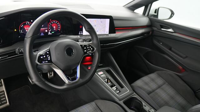 Volkswagen Golf GTE 1.4 TSI eHybrid 245pk PHEV / Trekhaak / Head Up / Camera