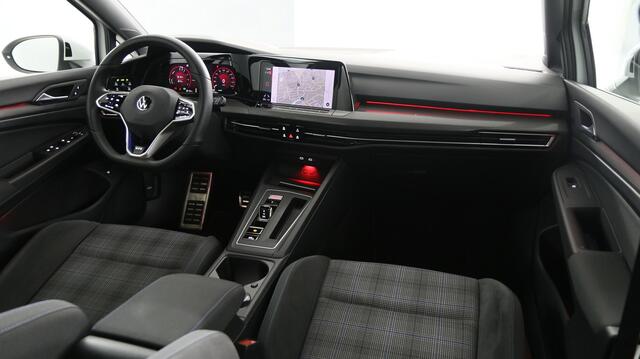 Volkswagen Golf GTE 1.4 TSI eHybrid 245pk PHEV / Trekhaak / Head Up / Camera
