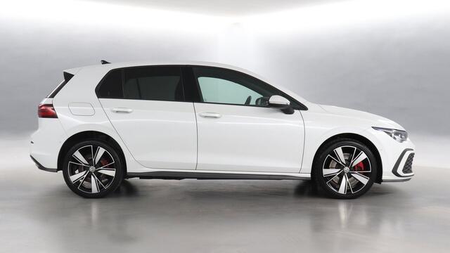 Volkswagen Golf GTE 1.4 TSI eHybrid 245pk PHEV / Trekhaak / Head Up / Camera