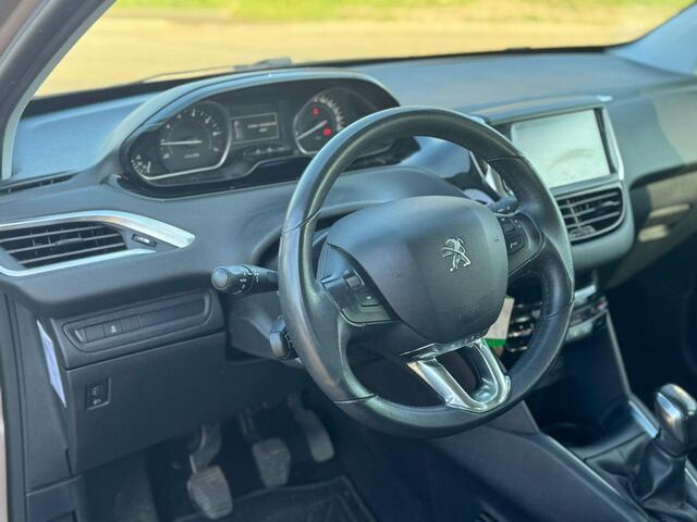 Peugeot 208 1.4 VTi Allure NAVI/NAP/APK 6-27