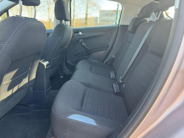 Peugeot 208 1.4 VTi Allure NAVI/NAP/APK 6-27
