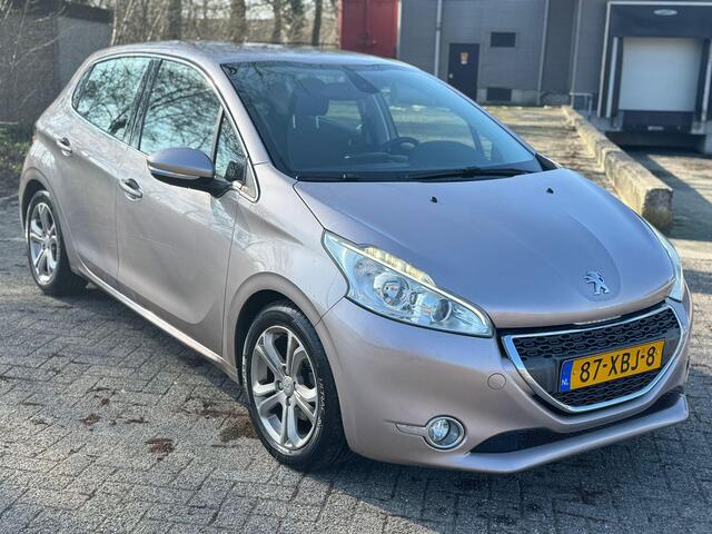 Peugeot 208 1.4 VTi Allure NAVI/NAP/APK 6-27