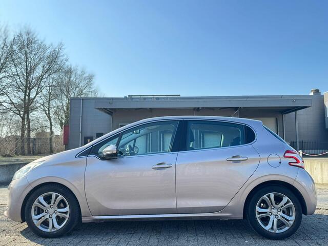 Peugeot 208 1.4 VTi Allure NAVI/NAP/APK 6-27
