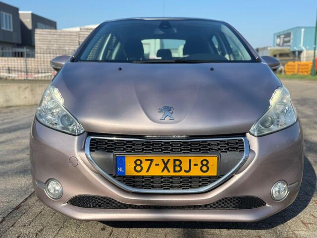 Peugeot 208 1.4 VTi Allure NAVI/NAP/APK 6-27
