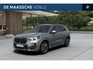 BMW X1 sDrive20i M Sport Automaat / Panoramadak / Trekhaak / Sportstoelen / M Adaptief onderstel / Comfort Access / Parking Assistant Plus / Head-Up / Stuurverwarming