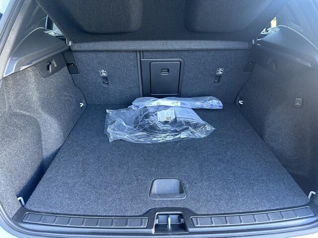 Volvo XC40 1.5 T4 Recharge R-Design / Half leer / Keyless / Nette auto