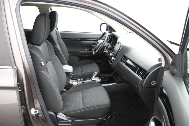Mitsubishi Outlander 2.4 PHEV Pure | Parkeercamera | Keyless Entry/start | Climate Control | Cruise-Control