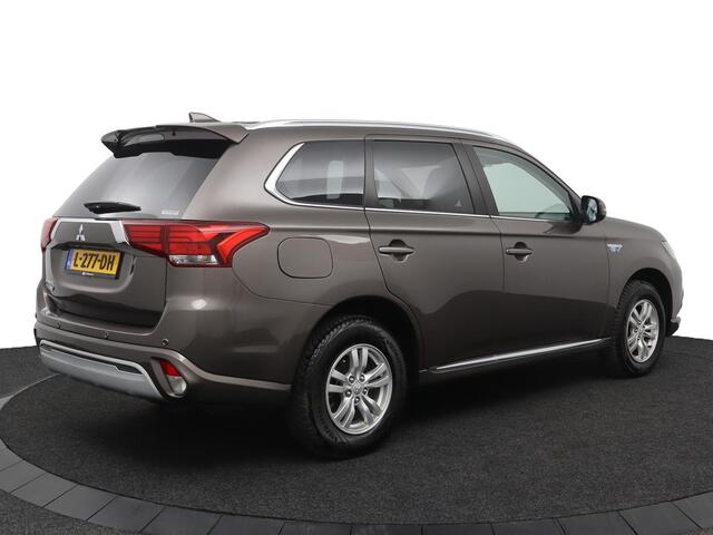 Mitsubishi Outlander 2.4 PHEV Pure | Parkeercamera | Keyless Entry/start | Climate Control | Cruise-Control
